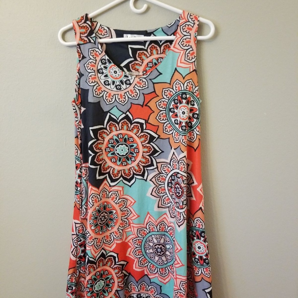 Shift style dress with pockets , Leo Rosi